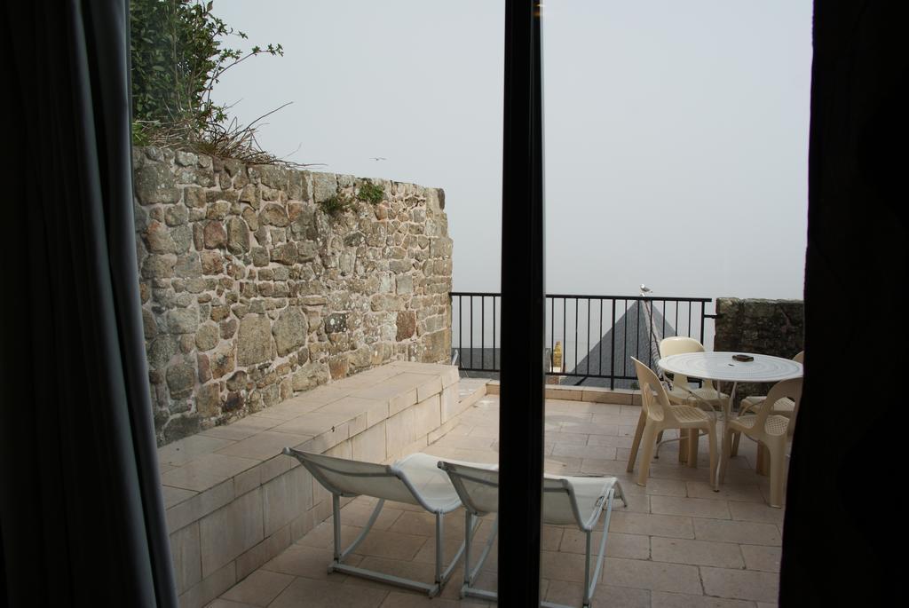 La Vieille Auberge Mont-Saint-Michel Ruang foto